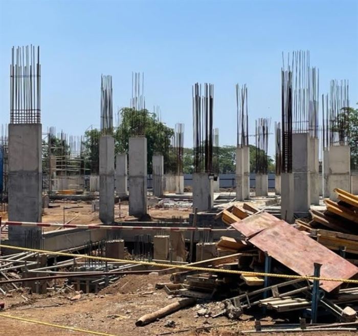Cast reinforced concrete columns on site