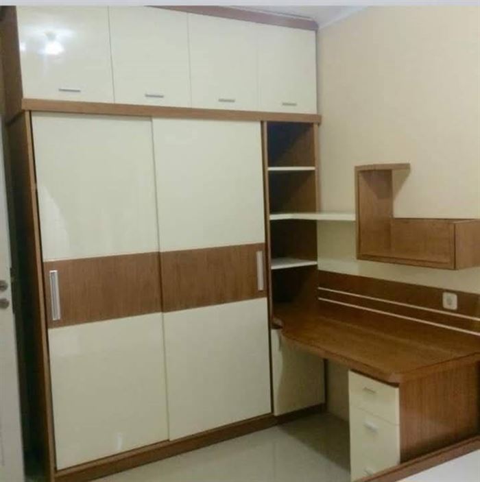 Fitted wardrobe with study unit